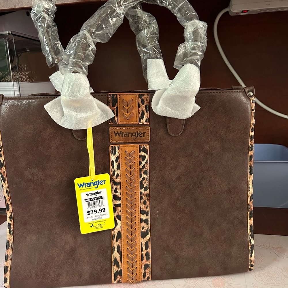Brand new wrangler tote style bag.